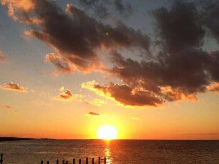 فندق على الطريق Edgewater Lodge