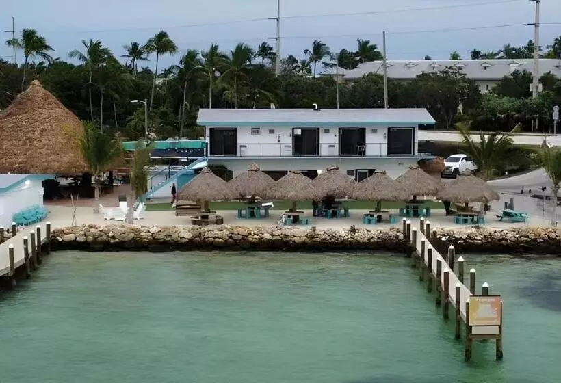 モーテル Edgewater Lodge