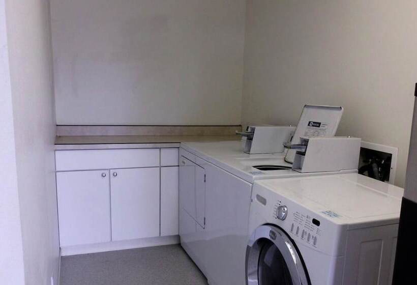 مُتل Green Gables Inn