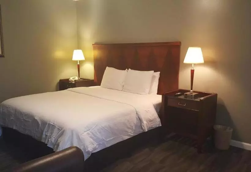 モーテル Jefferson Inn And Suites