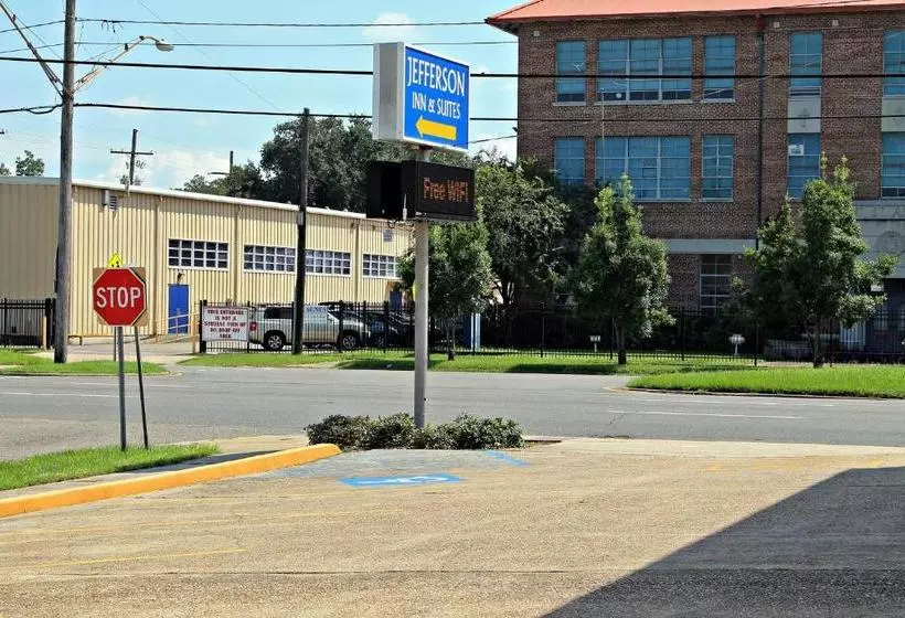 モーテル Jefferson Inn And Suites