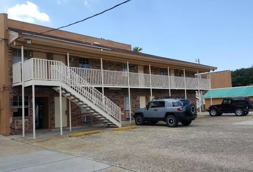 モーテル Jefferson Inn And Suites