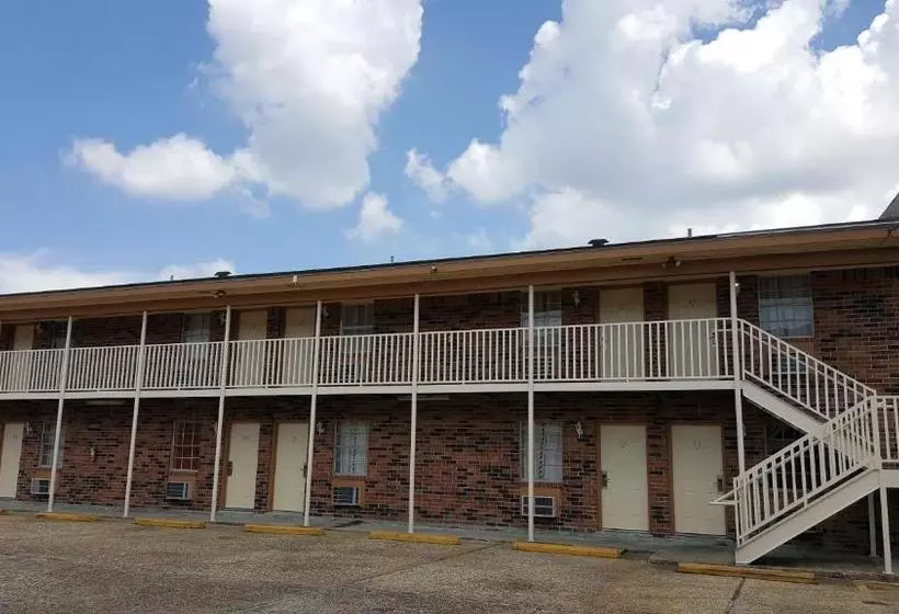 モーテル Jefferson Inn And Suites