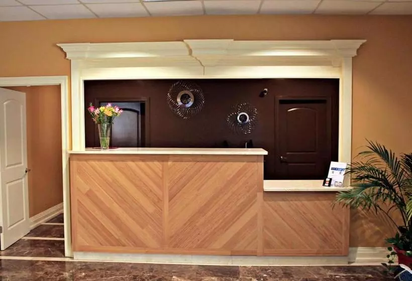 モーテル Jefferson Inn And Suites