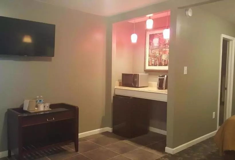 モーテル Jefferson Inn And Suites