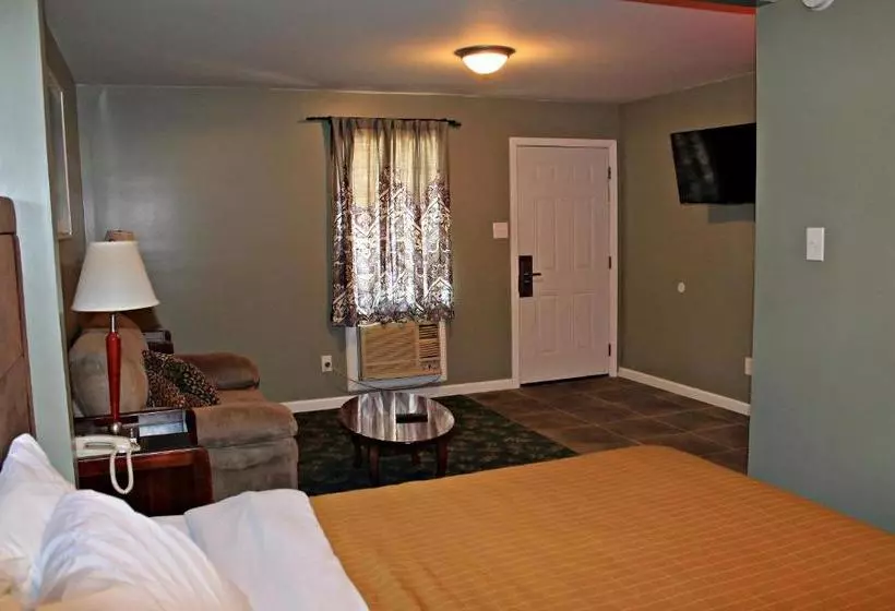 モーテル Jefferson Inn And Suites