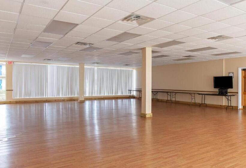 מוטל Traveler's Place Inn & Suites