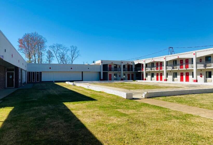 מוטל Traveler's Place Inn & Suites