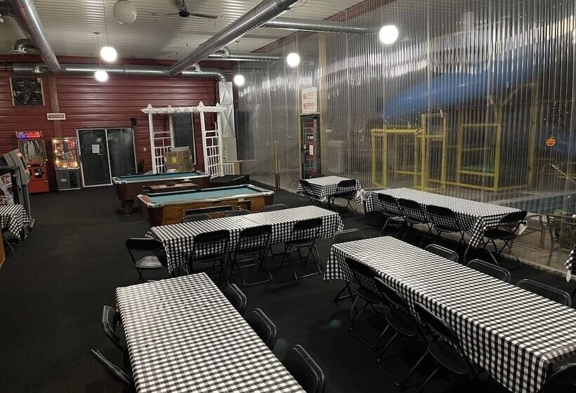 منتجع Rodeway Inn