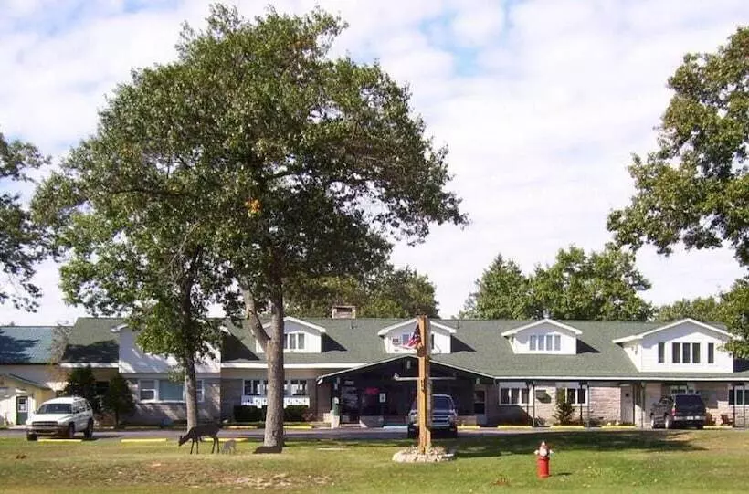 Lomakeskus Rodeway Inn