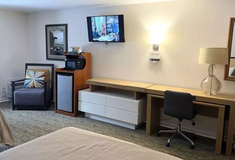 Lomakeskus Rodeway Inn
