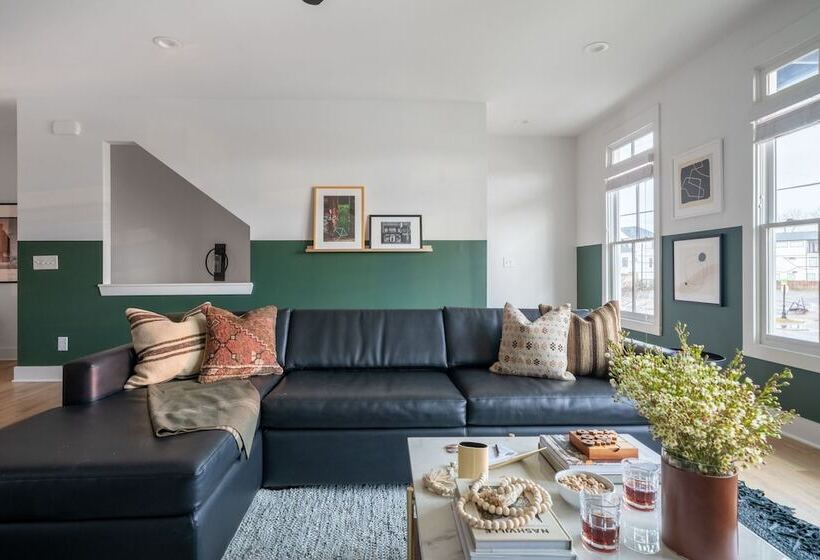 Connie & Tammy By Avantstay 2 Unit Buyout W/ 8br In Heart Of Nashville