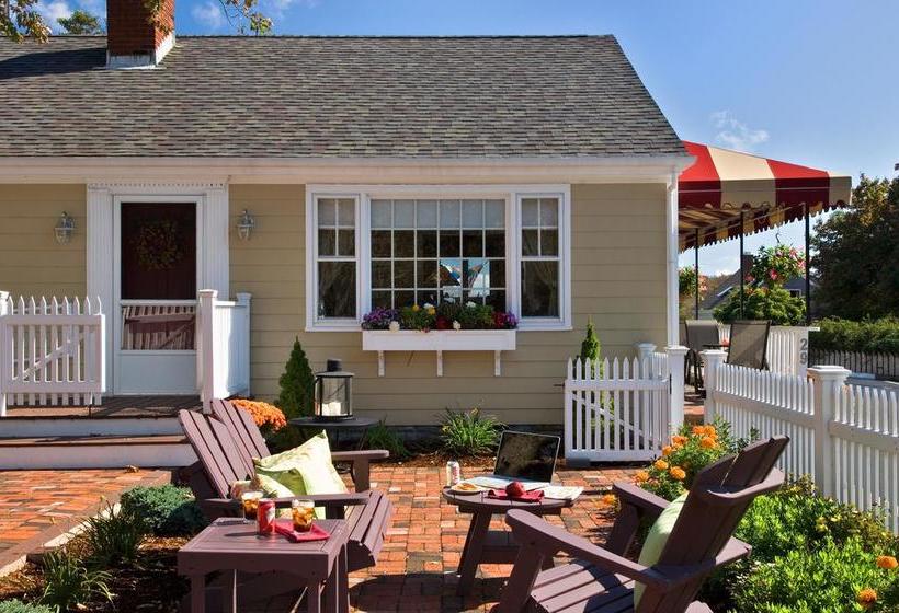 تختخواب و صبحانه The Foxberry Inn