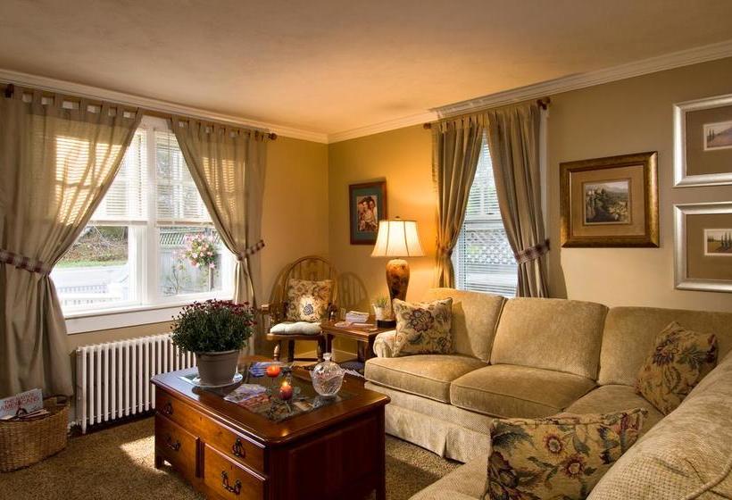 تختخواب و صبحانه The Foxberry Inn