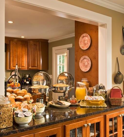 تختخواب و صبحانه The Foxberry Inn