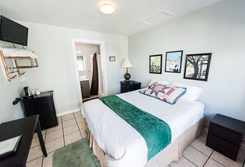 مبيت وإفطار Riverwalk Inn