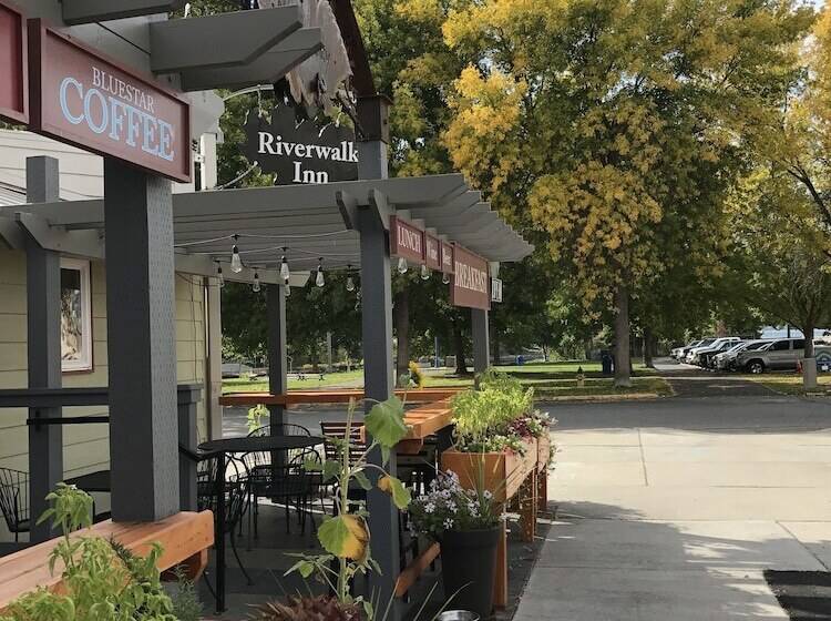 مبيت وإفطار Riverwalk Inn