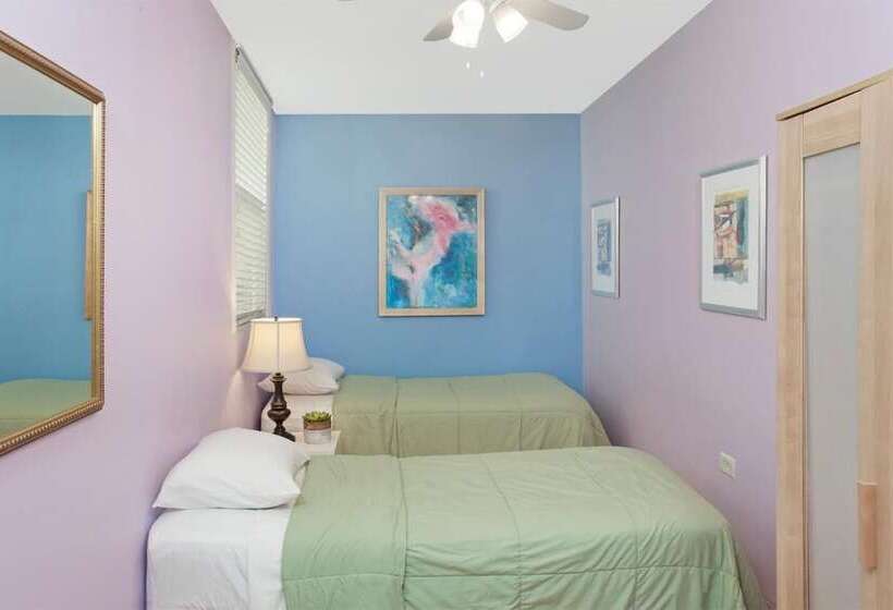 Chicago Parthenon Hostel