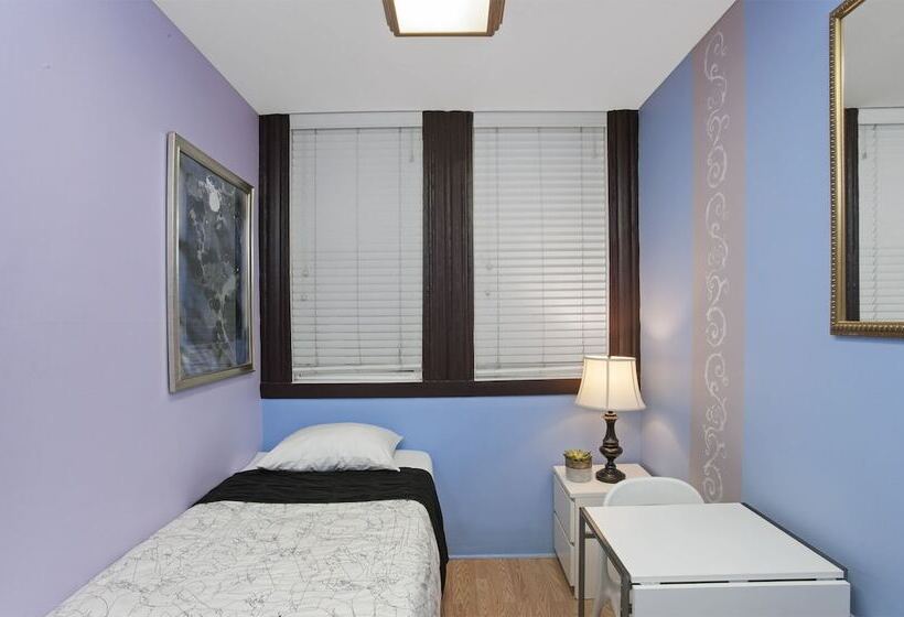 Chicago Parthenon Hostel