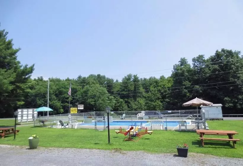 Four Seasons Motel
