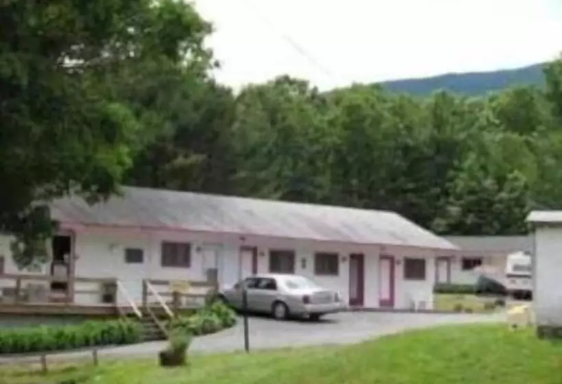 Four Seasons Motel