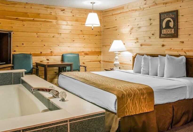 هتل Cabins Of Mackinac & Lodge