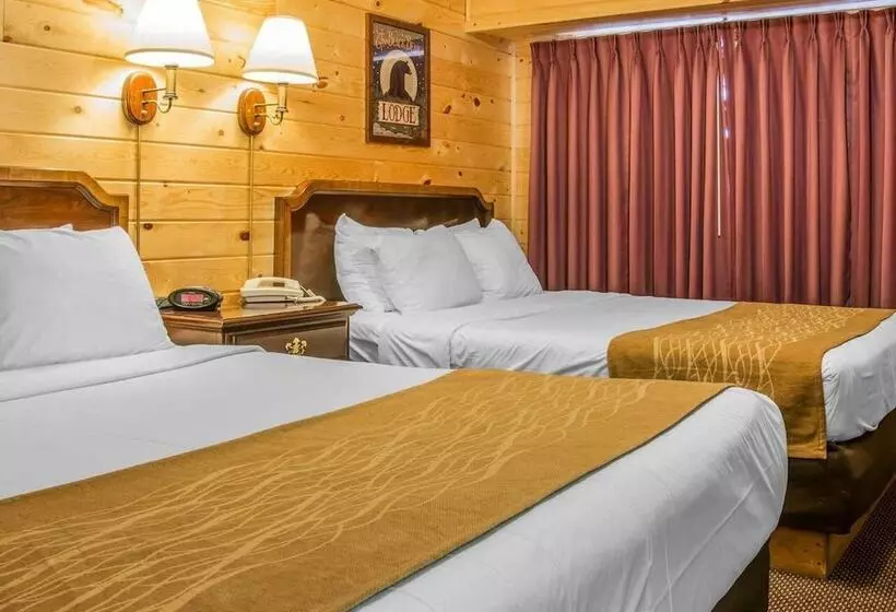 ホテル Cabins Of Mackinac & Lodge