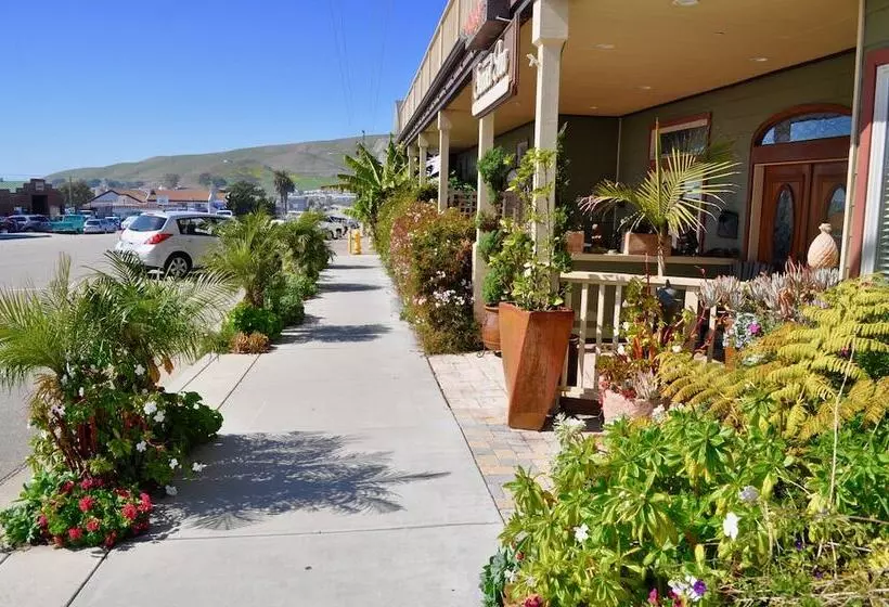 Hotelli Cayucos Sunset Inn