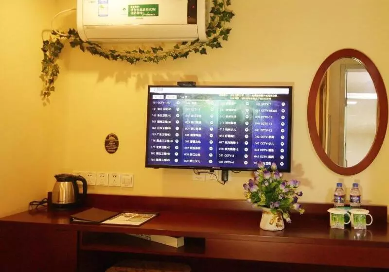 Hotelli Greentree Inn Zhejiang Jiaxing West Zhongshan Road Vintage Car Building Express