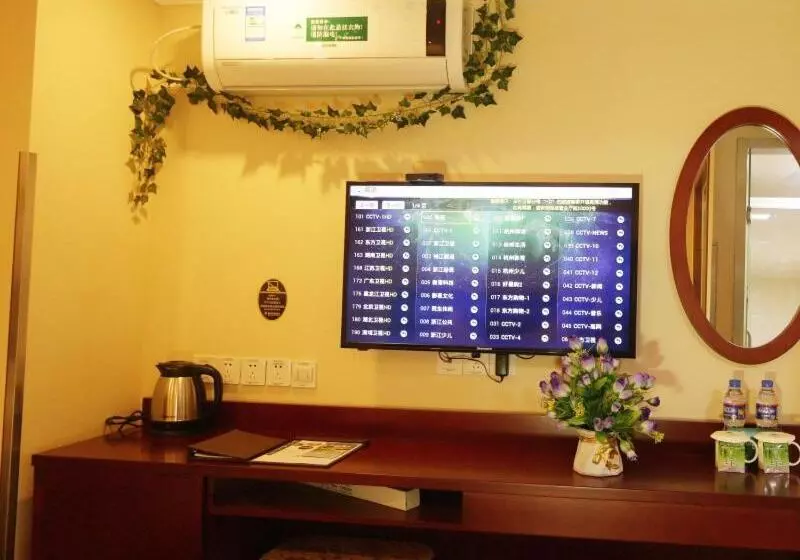 Hotelli Greentree Inn Zhejiang Jiaxing West Zhongshan Road Vintage Car Building Express