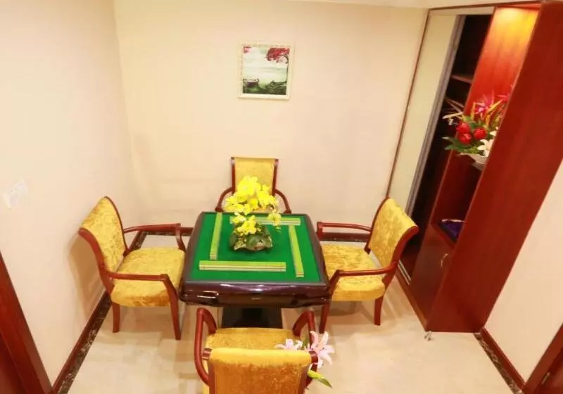 Hotelli Greentree Inn Zhejiang Jiaxing West Zhongshan Road Vintage Car Building Express