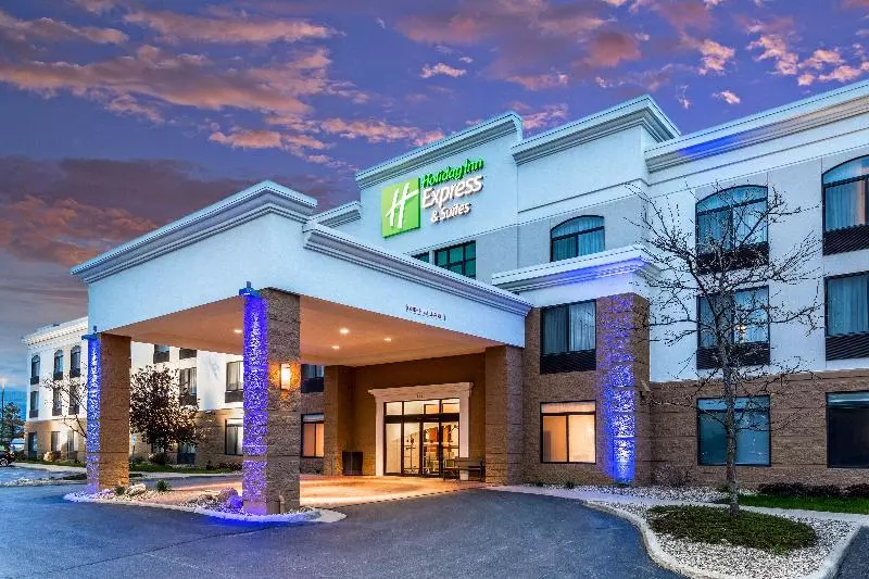 ホテル Holiday Inn Express & Suites Cedar Falls   Waterloo, An Ihg