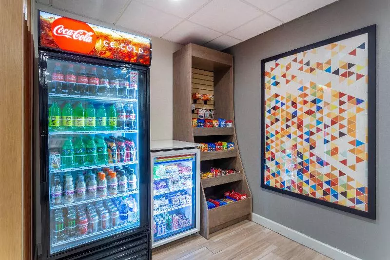 ホテル Holiday Inn Express & Suites Cedar Falls   Waterloo, An Ihg