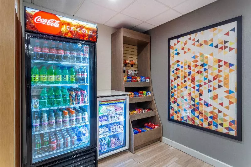 ホテル Holiday Inn Express & Suites Cedar Falls   Waterloo, An Ihg