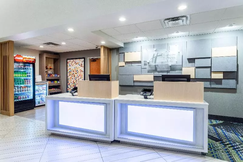 ホテル Holiday Inn Express & Suites Cedar Falls   Waterloo, An Ihg