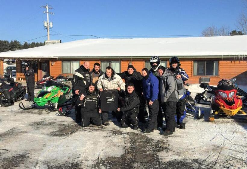 ホテル Northwoods Inn & Suites Minocqua