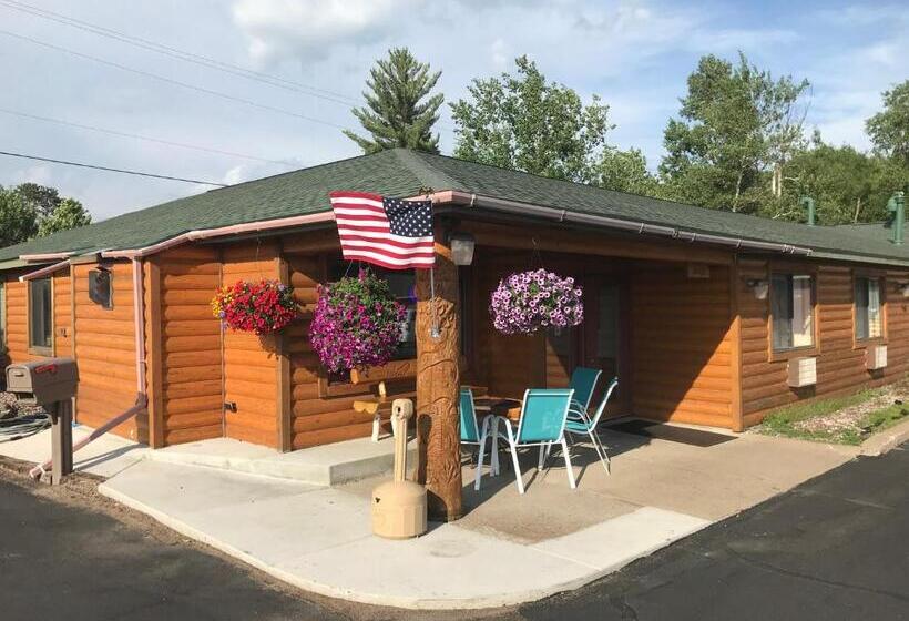 ホテル Northwoods Inn & Suites Minocqua
