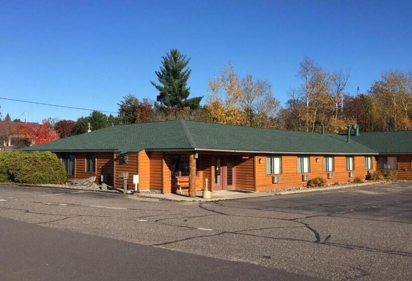 ホテル Northwoods Inn & Suites Minocqua