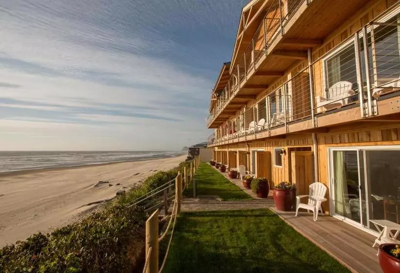 ホテル Pelican Shores Inn