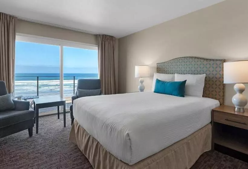 ホテル Pelican Shores Inn