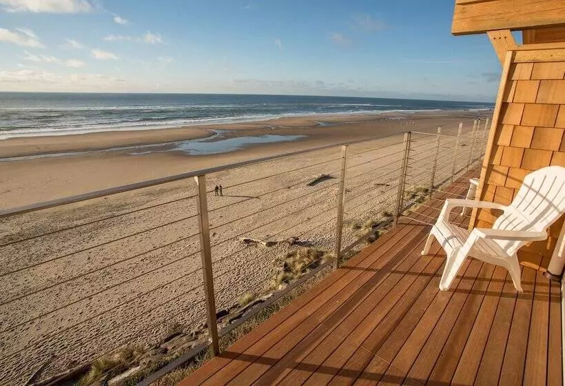 ホテル Pelican Shores Inn