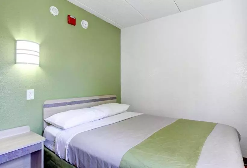 Motel 6 Portland, Me