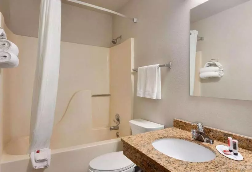 モーテル Travelodge By Wyndham Jefferson City