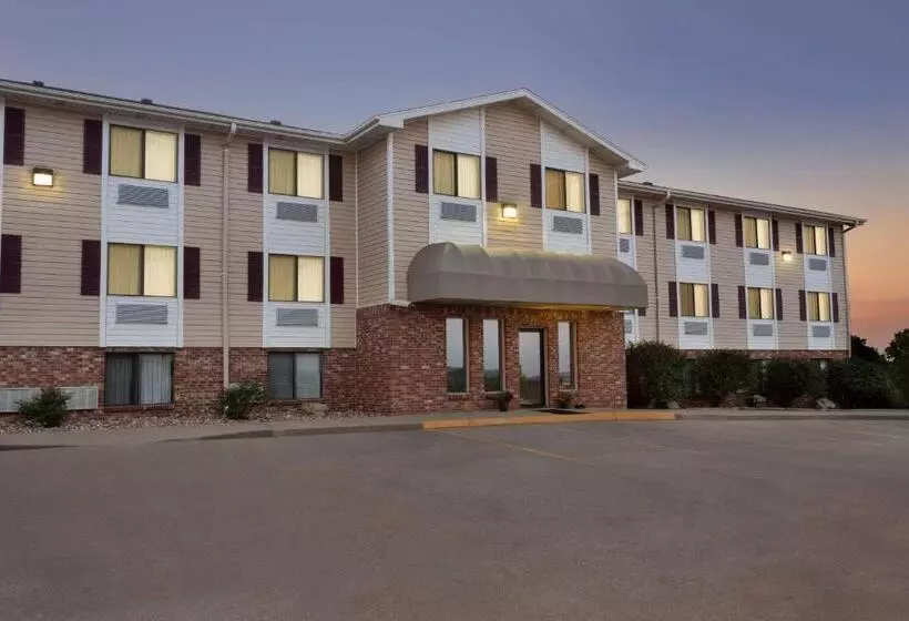 モーテル Travelodge By Wyndham Jefferson City