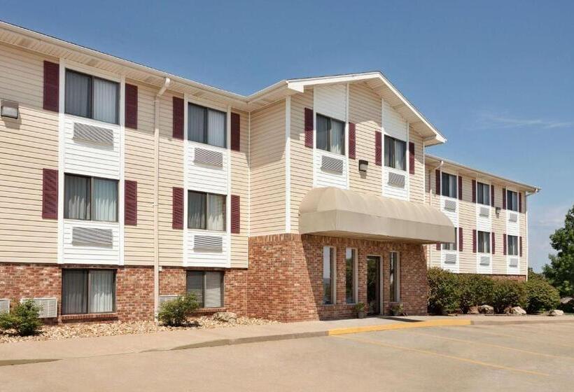 モーテル Travelodge By Wyndham Jefferson City