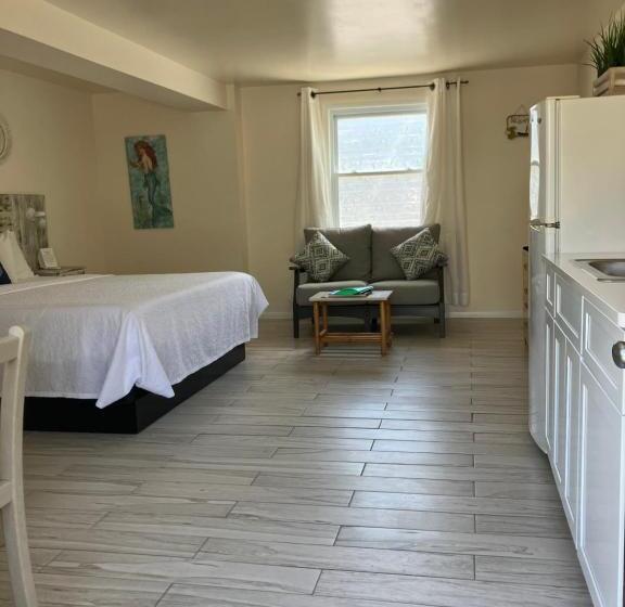 The Buckingham Motel