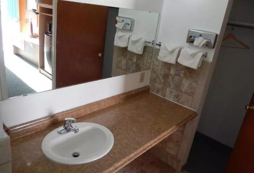 Townsman Motel