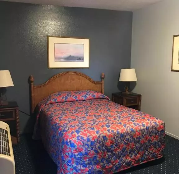 モーテル Travelers Inn