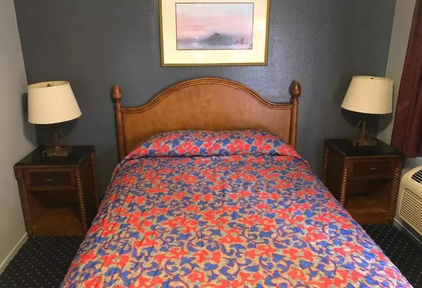 モーテル Travelers Inn