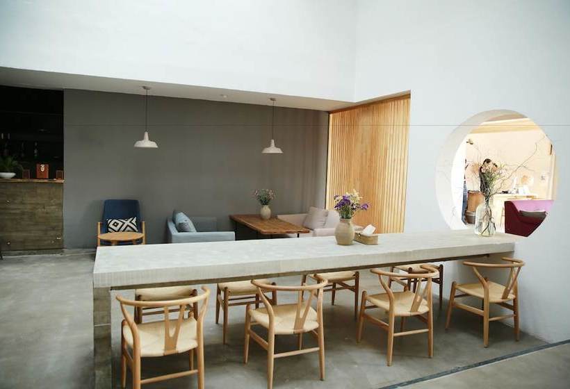 Отель Dali Pure Sea Travelling With